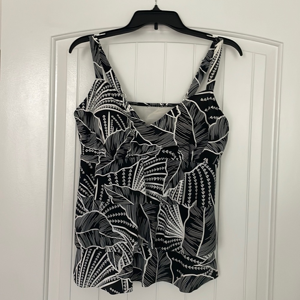 Ruffled front women’s swimsuit top — size 16